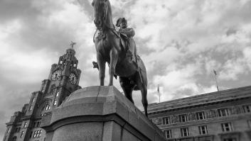 El rey de escandalosa vida privada al que se le atribuye la leyenda de la "silla sexual"