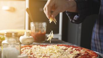 Una nutricionista da la clave para hacer una pizza realmente saludable: tienes que decir adiós a este ingrediente