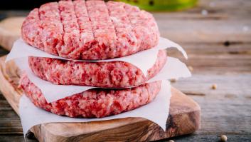 Un lote de hamburguesas pone en jaque a uno de los grandes supermercados de España por Salmonella