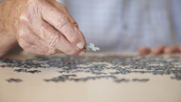 Un jubilado de 77 años ahorra 374.000 euros y ahora se arrepiente: "El tiempo no puede volver atrás"