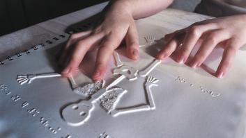 Leer a través de los dedos o cómo el braille ha llevado Allan Poe o Agatha Christie a las personas con discapacidad visual