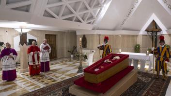 Sánchez no acudirá al funeral del papa: irán las vicepresidentas Montero y Díaz, Bolaños, Feijóo y los reyes