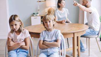 Un reputado psicólogo pide a los padres que pelean dejar de decir estas frases sentenciadoras si no quieren arruinar la vida de sus hijos