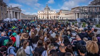 Cierran las puertas de San Pedro: más de 250.000 fieles se han acercado a despedir al papa Francisco
