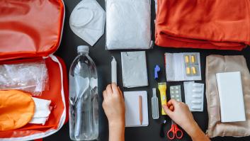 Un exsoldado se niega a seguir la guía para sobrevivir en caso de emergencia y revela una inquietante tendencia