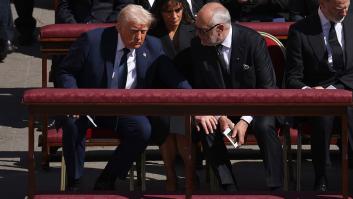 Captan este momento de Donald Trump durante el funeral del papa Francisco que genera cierto revuelo