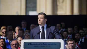 Jordan Bardella dice por primera vez que sería candidato si Le Pen es inhabilitada