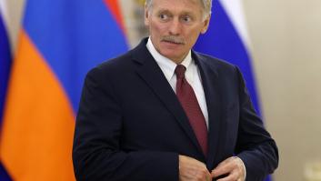 El portavoz de Putin amenaza a Ucrania con una "respuesta adecuada" si no se suma a la "tregua"