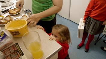 Una experta pide desterrar estos seis alimentos del desayuno de los niños: "Parecen inofensivos"
