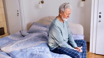 Un jubilado de 75 años orina cinco veces por noche hasta que un doctor da al fin con la cura de los 35 minutos