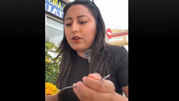 Una mexicana prueba por primera vez la paella y le pone una nota al instante