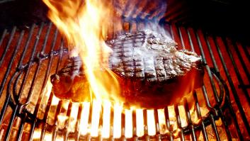 Los carniceros declaran infalible el 'método 7-7' y papel de aluminio para la cocción perfecta de la carne en la barbacoa