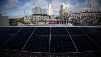 En Estados Unidos se preguntan la reacción de los edificios españoles con paneles solares en el gran apagón en España