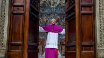 Imagen histórica: se cierran las puertas de la Capilla Sixtina para que arranque el cónclave