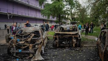 Zelenski denuncia un nuevo ataque ruso con misiles y drones: "Trágicamente, una mujer y su hijo fallecieron"