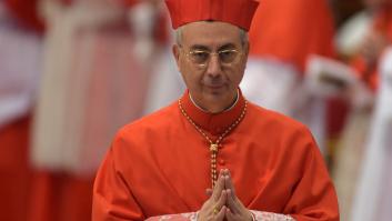 El cardenal Dominique Mamberti, la voz que desvela al mundo el nuevo papa