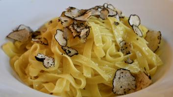 Un chef de renombre revela la cifra que le pagó una pareja por cocinarles un plato de pasta: más que el sueldo medio anual en España