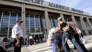 Unos empleados regalan bocadillos que se iban a tirar a sintecho y son despedidos: "Estamos muy mal"