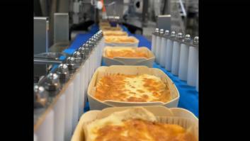 Así se fabrica una de las lasañas precocinadas más populares de Mercadona