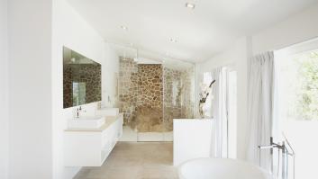 En Rumanía se fijan en el olor a fresco de los baños de los españoles y empiezan a copiar estas soluciones baratas