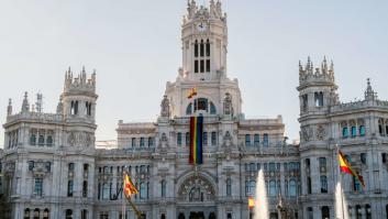 Más Madrid pide a Almeida que reconsidere sus negativas y vuelva a colocar la bandera arcoíris en el Ayuntamiento