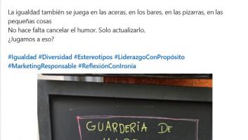 Se encuentra con este cartel en la puerta de un bar de Denia y se lleva las manos a la cabeza