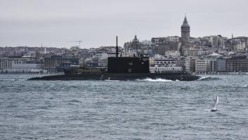 Emerge un submarino ruso en el corazón de Europa y se activa una operación conjunta de la OTAN para rastrearlo