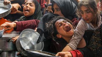 Israel asegura que ha permitido el paso a Gaza de otros 100 camiones con ayuda tras el bloqueo