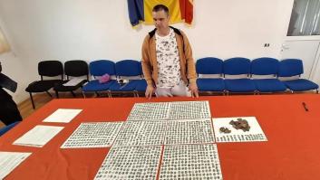 Un hombre sale a pasear y tropieza con un tesoro de monedas de valor incalculable y con dueño misterioso