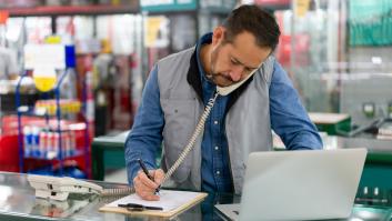 Un hombre de 50 años descubre un trabajillo extra que le factura 400.000 euros al año gracias a un encargo de su hija