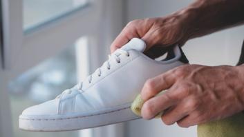 Sólo necesitas dos ingredientes de tu cocina para dejar las zapatillas blancas como nuevas