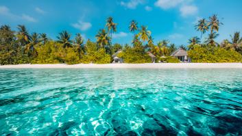 Una familia compra una isla paradisiaca que incluía guardia de seguridad, manitas y un secuestrador