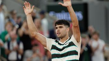 Lo que ha hecho Alcaraz con la placa de Nadal en Roland Garros da la vuelta al mundo