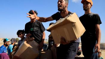 Al menos 3 muertos y 35 heridos por disparos israelíes al ir a recoger ayuda, mientras se endurece la ofensiva terrestre