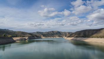 El golpe de calor se deja sentir ya en este gran embalse español
