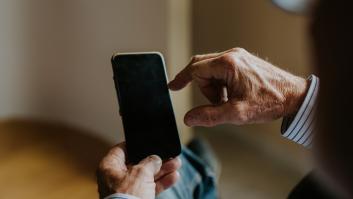 José Ignacio, jubilado de 78 años, víctima de una estafa del amor de la IA: "Te dejan que te descargues emocionalmente y te van atrapando"
