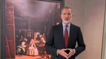Felipe VI da la sorpresa y aparece analizando 'Las Meninas' del Museo del Prado