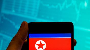 Logra obtener un móvil de Corea del Norte y el nivel de control que descubren es de lo más inquietante