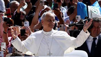 El papa León XIV, en su primer mes, rompe con el estilo de Francisco