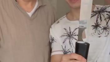 Un joven explica trucos de magia que parecían imposibles