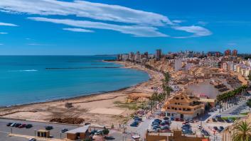 Luz Sánchez-Mellado publica lo que ha escucha en mitad de la playa y es tajante: "Me hierve la sangre"