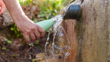 Un infectólogo señala que estas botellas muy consumidas en España tienen 40.000 veces más bacterias que el inodoro