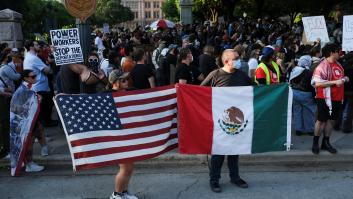 Caos en Austin donde manifestantes se enfrentan a gases lacrimógenos por las protestas contra el ICE