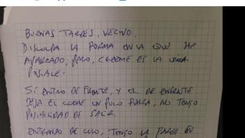 Se encuentra esta nota en el parabrisas, entra en pánico... pero el escrito es para que lo vea hasta la DGT