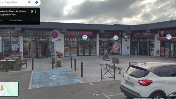 Le roban ropa por valor de miles de euros, el comerciante la encuentra en un mercadillo y pasa a la acción