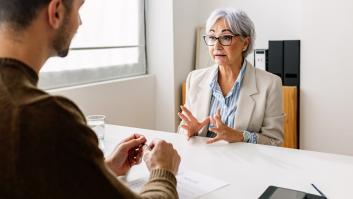 Jeffrey, 26 años, consigue un trabajo después de enviar 65 solicitudes: "Al principio, tomar decisiones me volvía a causar estrés"