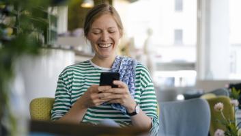 Despídete del ‘jajaja’: la RAE subraya la onomatopeya correcta para reírte cuando escribes