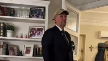 Le gastan una broma a su madre antes de irse a una boda y los comentarios no son para nada lo que esperaban