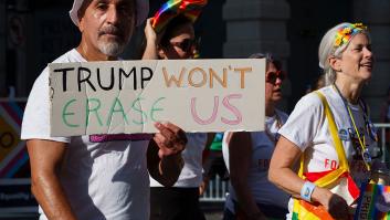 Nuevo revés para Trump: una jueza federal bloquea la orden que obliga a todas las personas a identificar su género en EEUU