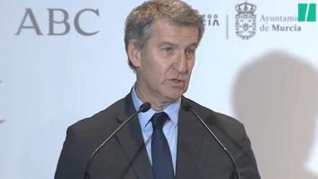 Feijóo dice que España lleva dos años de degradación de la política y un abogado le hace este recordatorio